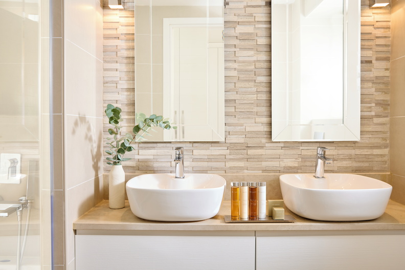 Tiara Holidays - Ikos Oceania - junior suite bathroom